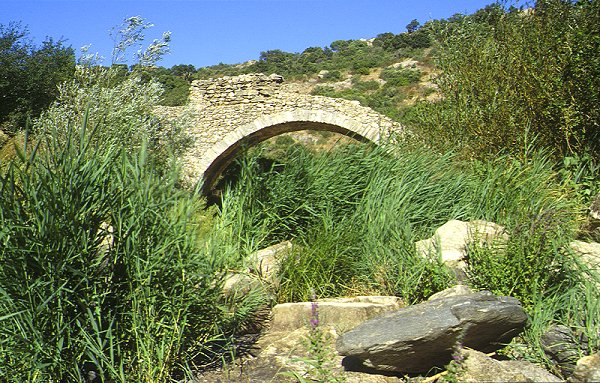 Die Feenbrücke bei Grimaud