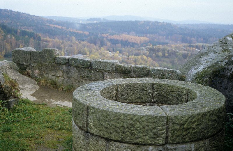 Flossenbürg - Burgruine - Brunnen