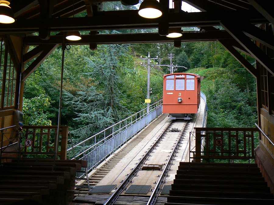 Bergbahn von Heidelberg auf den Gipfel des Königstuhls