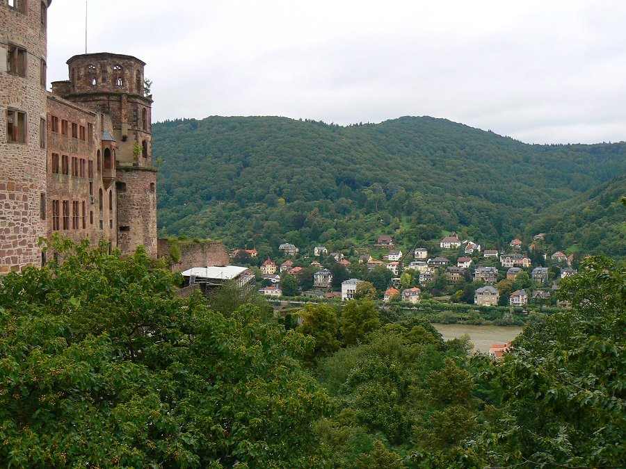 Schlossgarten und Glockenturm des Heidelberger Schlosses