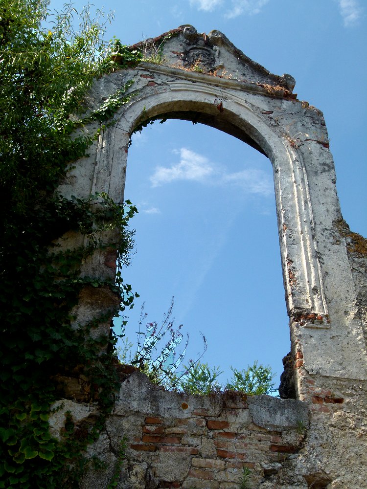 Portal an der Römerstraße bei Albenga