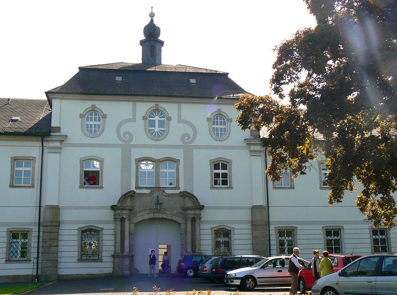 Spätberufenenschule für katholische Priester im Schloss Fockenfeld