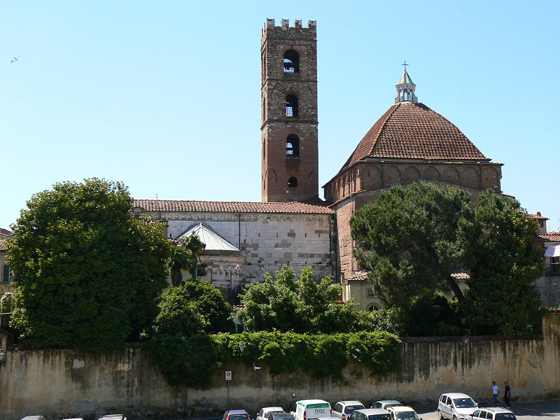 Kirche und Baptisterium San Giovanni e Santa Reparata in Lucca (Toskana)