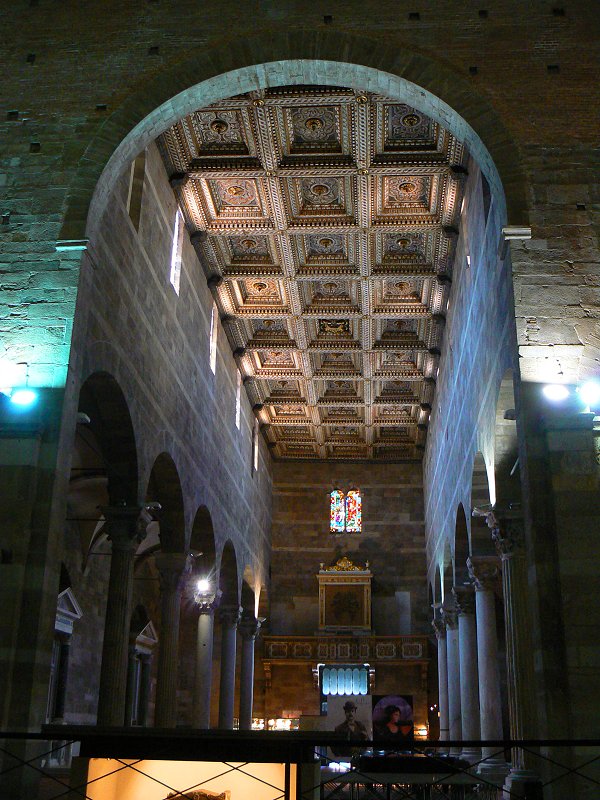 Innenraum der Kirche San Giovanni e Santa Reparata