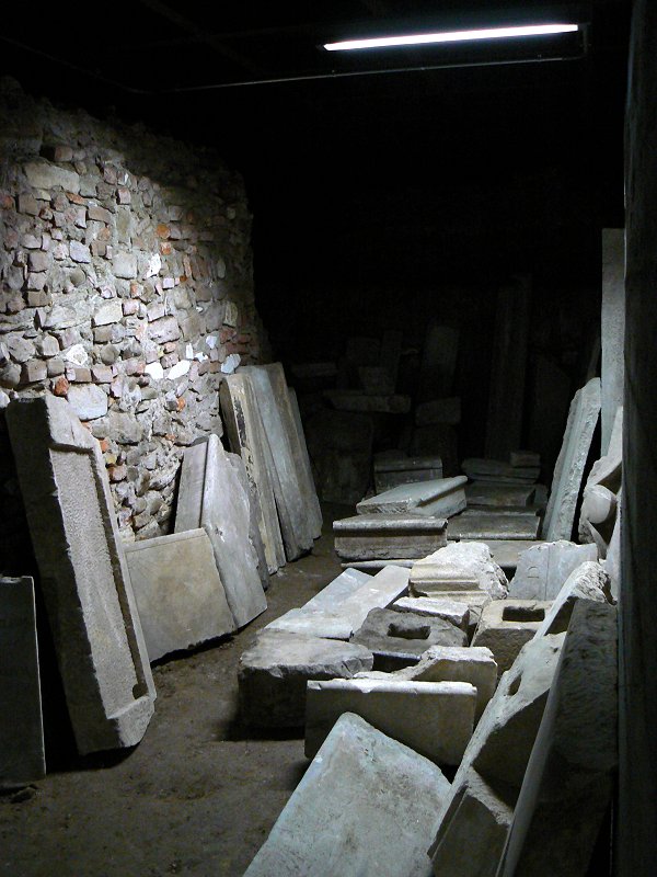 Reste einer Steinmetz-Werkstatt aus dem 12. Jahrhundert