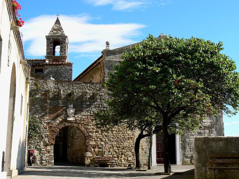 Festung und Kirche von Rosignano Marittimo