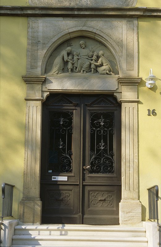 Weienburg - Portal des Kindergartens