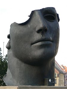 Skulptur von Igor Mitoraj - Centurione I