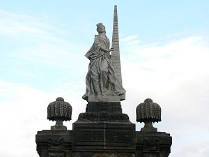 Statue neben der Neuen Residenz