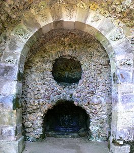 Bayreuth - Eremitage, Drachenhöhle