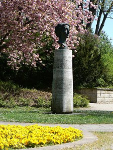 Cosima Wagner Statue