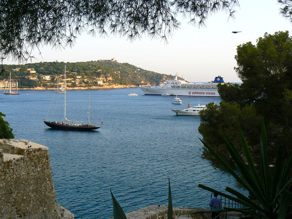 Cap Ferrat von Villefranche-sur-Mer gesehen