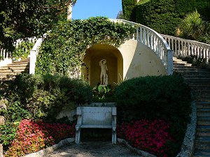 Im Garten der Villa Rothschild an der Cote d'Azur