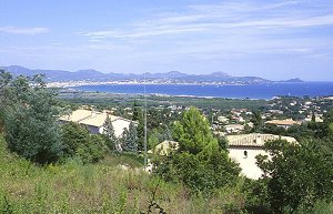 Frejus von St-Aygulf gesehen