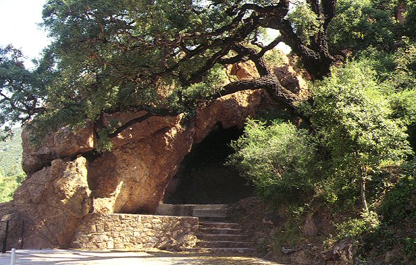 Grotte bei der Source de la Sainte-Baume