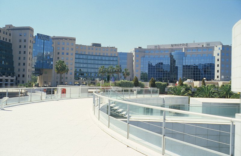 Geschäftskomplex in der Nähe der Promenade des Anglais