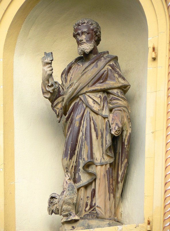 Skulptur an der Kapelle St. Pierre (Chapelle Saint-Pierre)