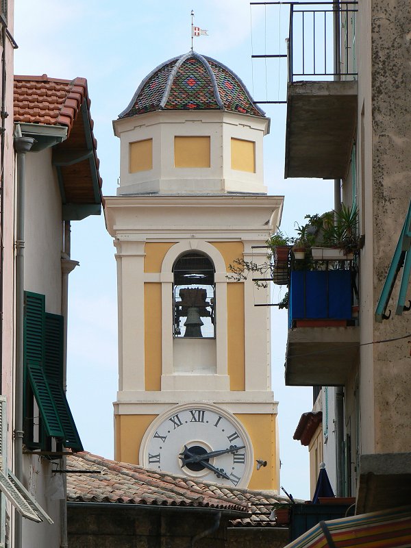 Villefranche-sur-Mer - Kirchturm der Kirche Saint-Michel