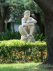 Skulptur von (oder im Stil von) Antoniucci Volti