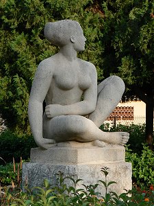 Villefranche - Skulptur von (oder im Stil von) Antoniucci Volti