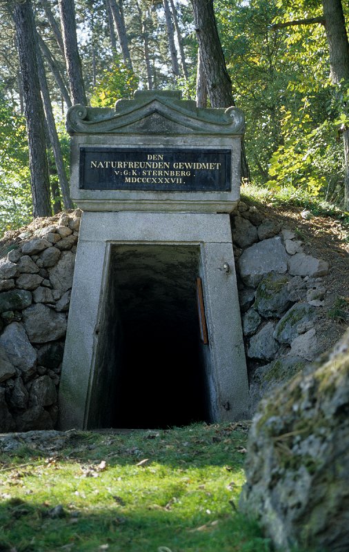 Eger (Cheb) - Grabplatte eines alten slawischen Friedhofs