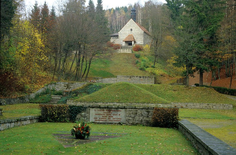 KZ-Gedenkstätte Flossenbürg - Hinrichtungsplatz und Aschenpyramide