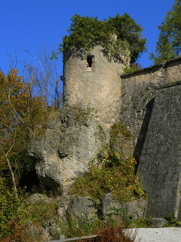 Burgmauer der Juraburg Gößweinstein