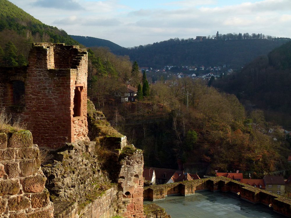 Höhenburg und Festungsruine Hardenburg