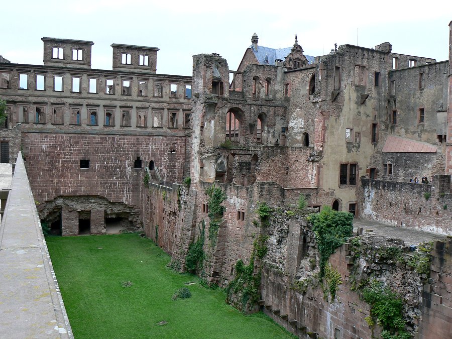 Das Heidelberger Schloss - Burggraben