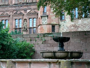 Heidelberger Schloss - Burghof mit Ottheinrichsbau