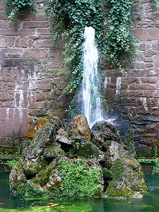 Heidelberg - Brunnen im Schlossgarten