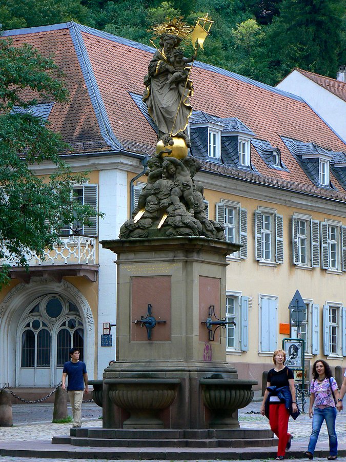 Barocke Mariensäule auf dem Kornmarkt in Heidelberg