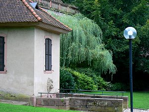 Schlossgarten des Heidelberger Schlosses: Brunnenhäuschen des Oberen Fuerstenbrunnens 