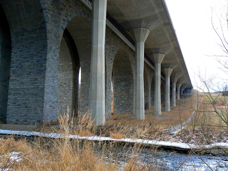 Autobahnbrücke über die Sächsische Saale bei Rudolphstein