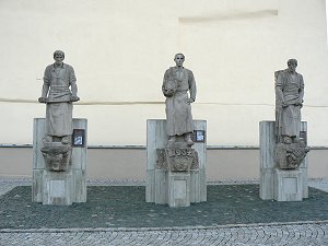 Steinfiguren der Lederfabrik Hirschberg