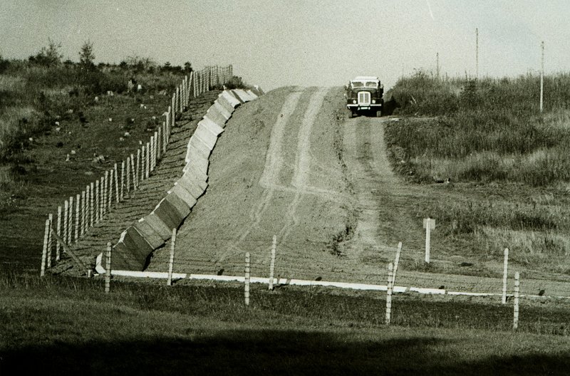 Grenzsperranlagen der DDR