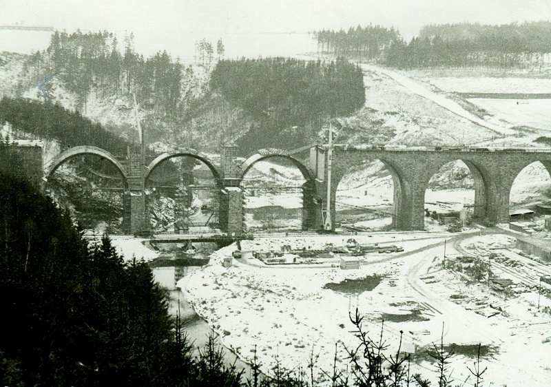 Wiederaufbau der Autobahnbrücke