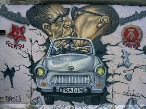Sozialistischer Bruderkuss: Breschnew und Honecker