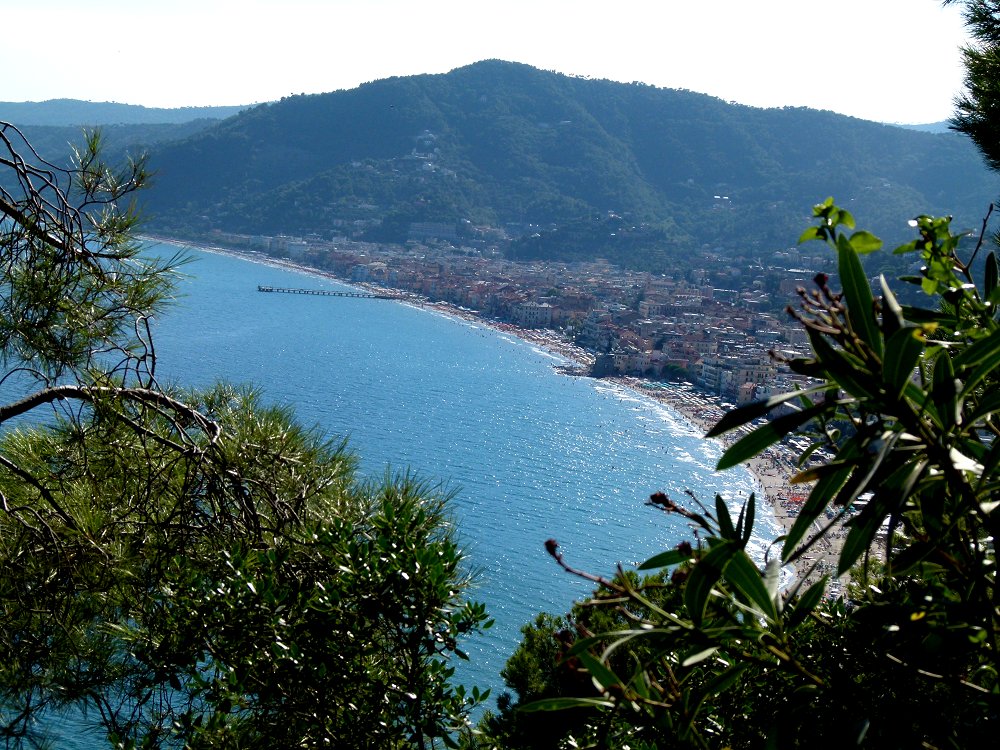 Strand und Bucht von Alassio