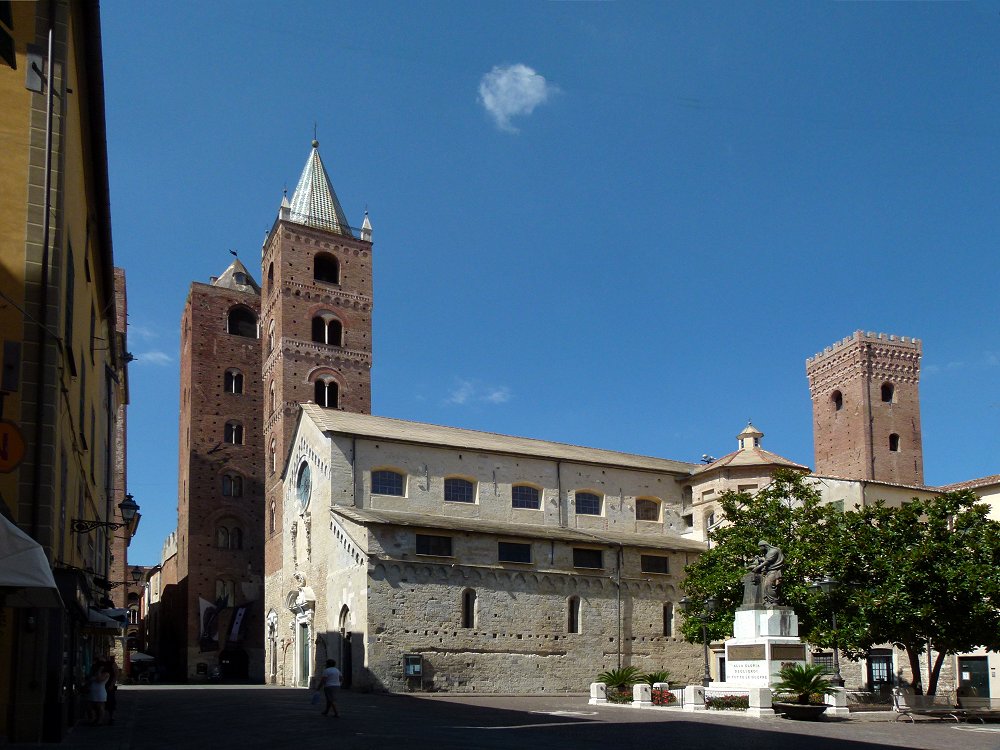 Die Kathedrale San Michele Arcangelo in Albenga
