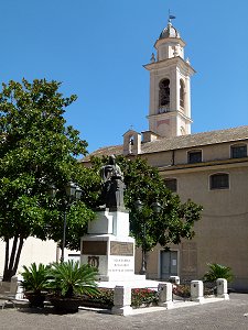 Kirche Santa Maria in Fontibus und Kriegerdenkmal