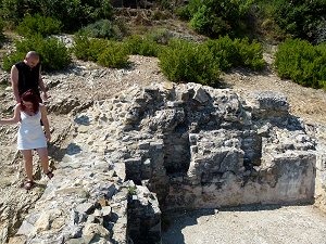 Römische Nekropole mit Nischen für Urnen