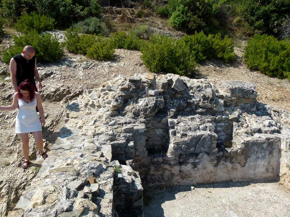 Grundmauern der römischen Nekropole