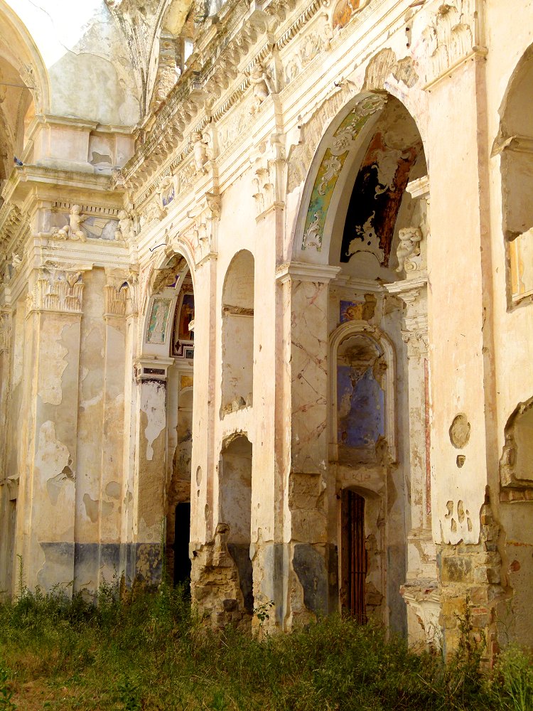 Kirchenruinen in Ligurien
