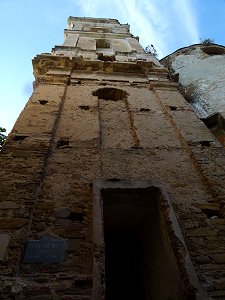 Kirchturm in Bussana Vecchia, vom Erdbeben verschont