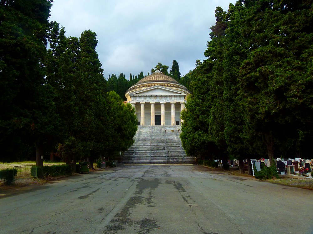 Das Pantheon auf dem Monumentalfriedhof Genua