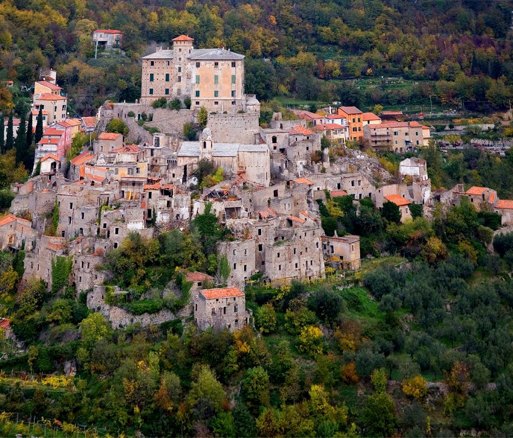 Mittelalterliches Bergdorf Balestrino