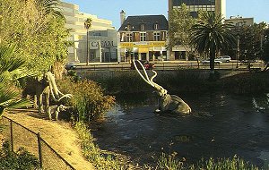 Künstliche Mammuts in den Teergruben in Los Angeles