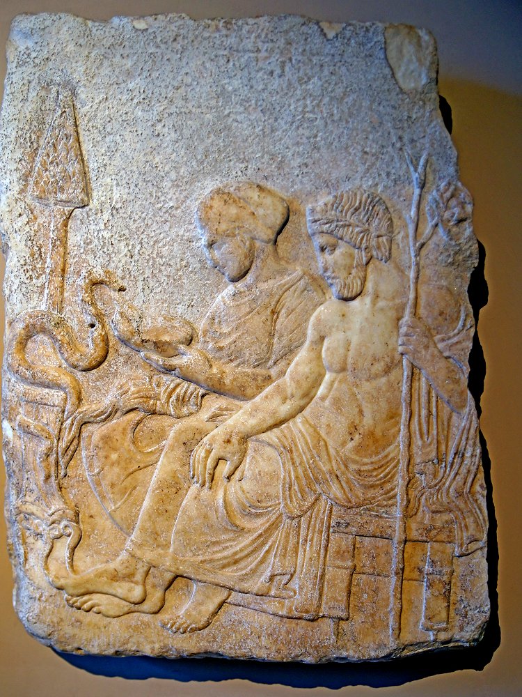 Hygieia und Asklepios auf einem Relief aus den Thermen von Thessaloniki