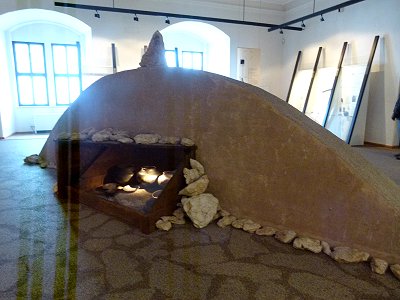 Grabhügel im Landschaftsmuseum Obermain auf der Plassenburg in Kulmbach